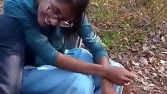 Amateur Desi Swathi Teacher Gets Naughty In The Forest For Money